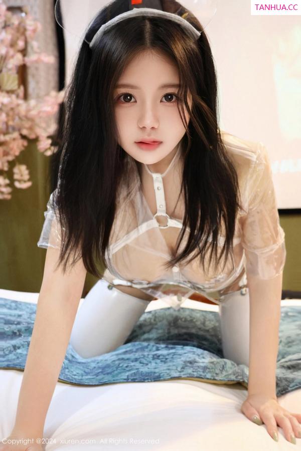   [XiuRen]高清写真图 2024.05.10 No.8517 小薯条nienie 美臀性感第14张图片